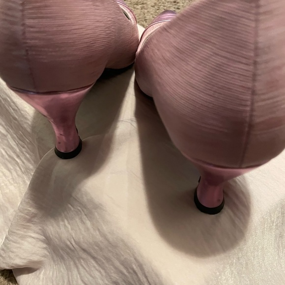 Summer blouses, summer dress and romper with 2-3 inch high-heel shoes - Picture 7 of 16